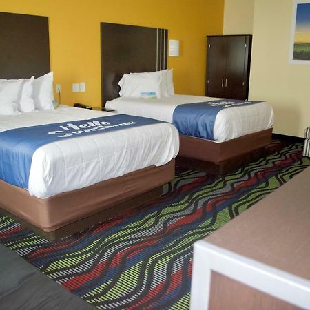 Days Inn & Suites By Wyndham Augusta Near Fort Eisenhower Exterior photo